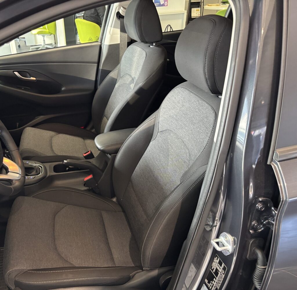 HYUNDAI i30 Exposé-Bild 22