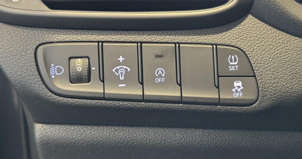 HYUNDAI i30 Exposé-Bild 28