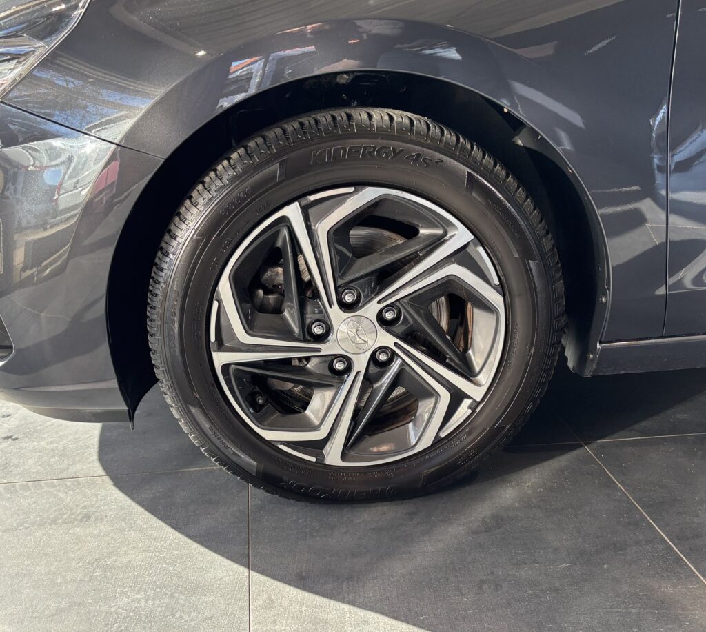 HYUNDAI i30 Exposé-Bild 50