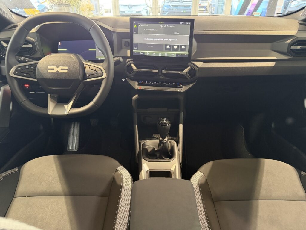 Dacia Bigster Exposé-Bild 8