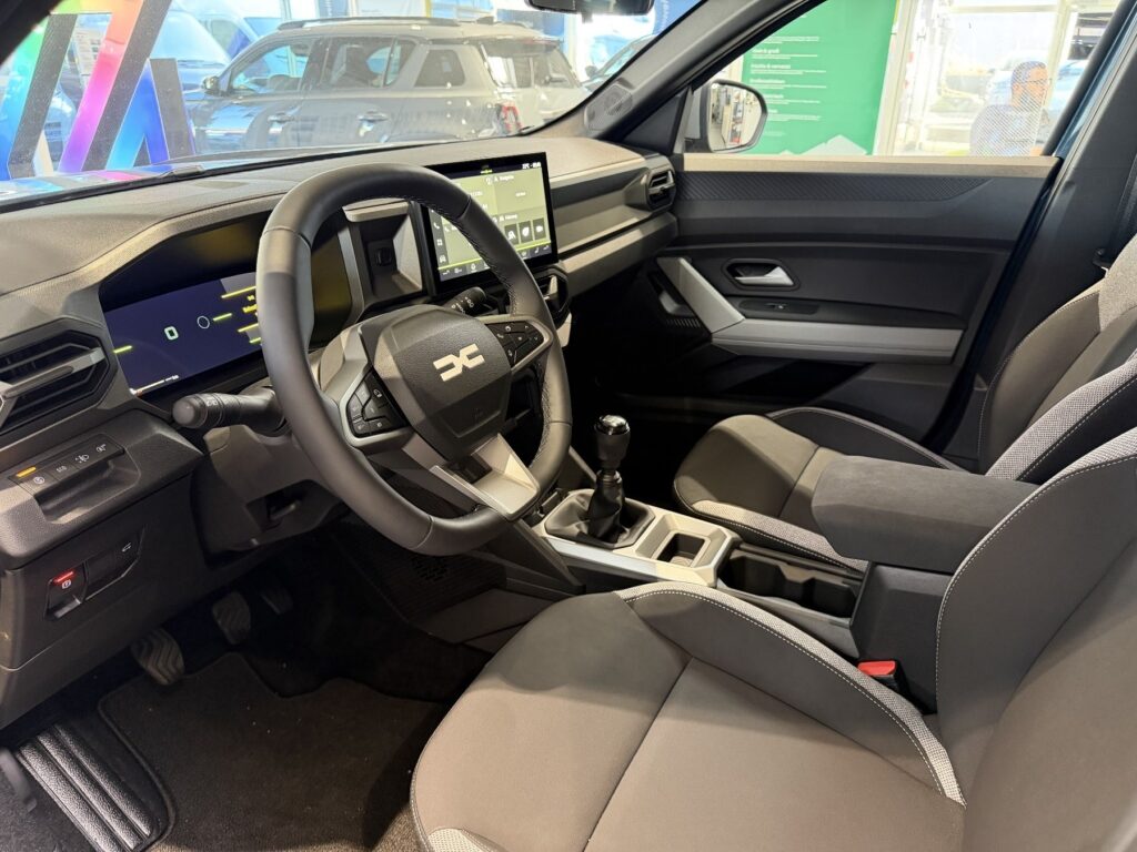 Dacia Bigster Exposé-Bild 14