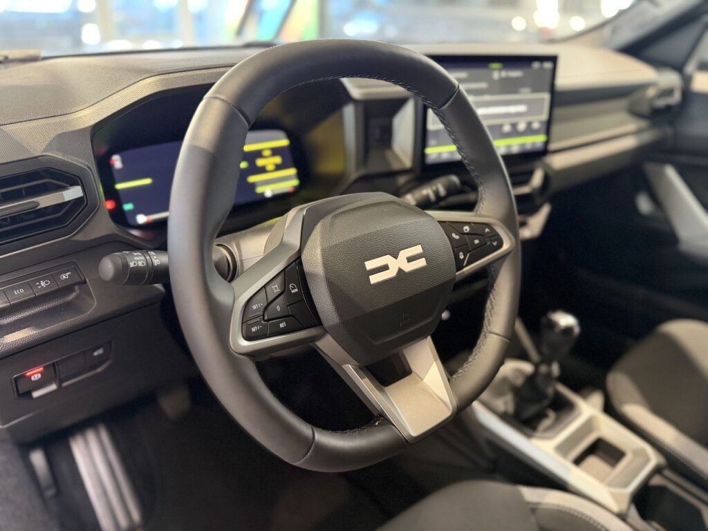 Dacia Bigster Exposé-Bild 17