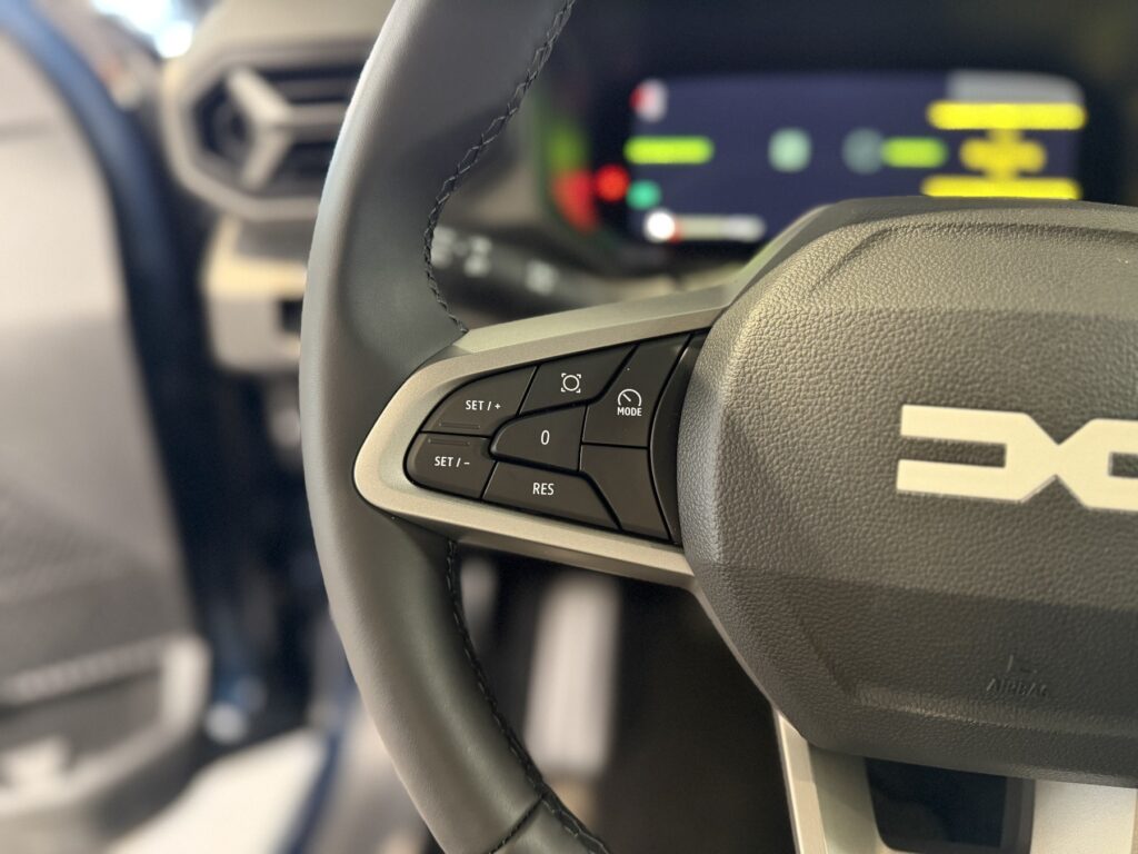 Dacia Bigster Exposé-Bild 18