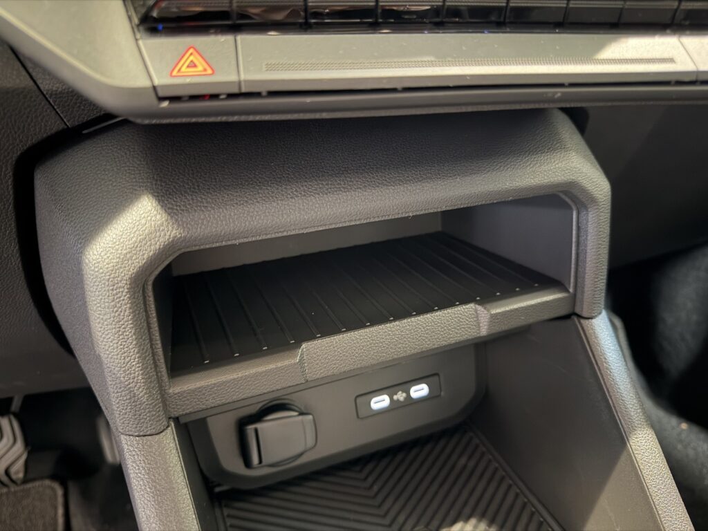 Dacia Bigster Exposé-Bild 28