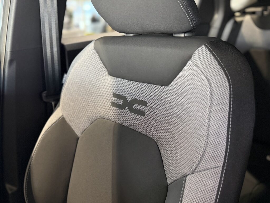 Dacia Bigster Exposé-Bild 35