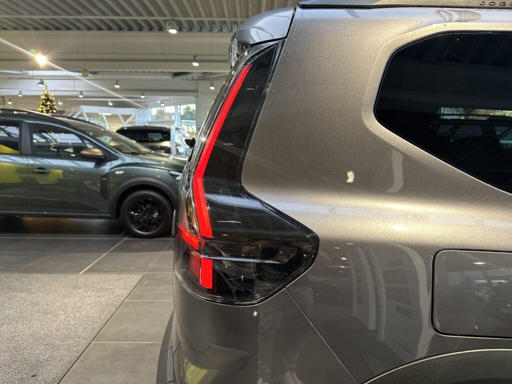 Dacia Jogger Exposé-Bild 10