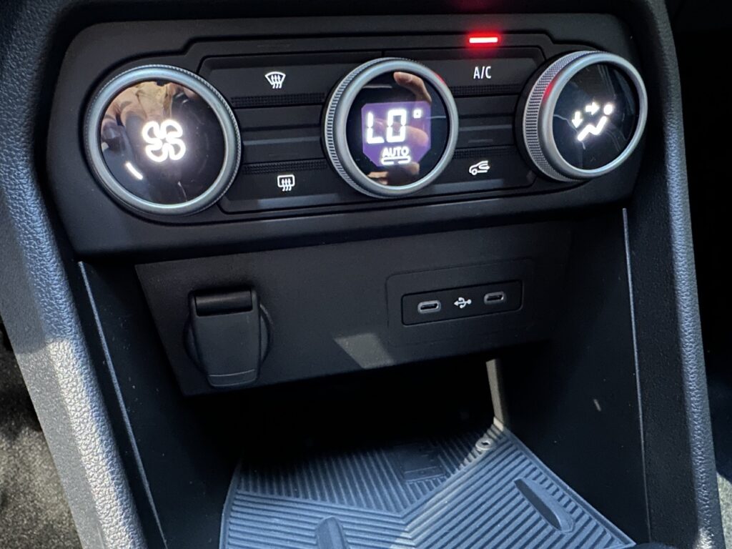 Dacia Jogger Exposé-Bild 45