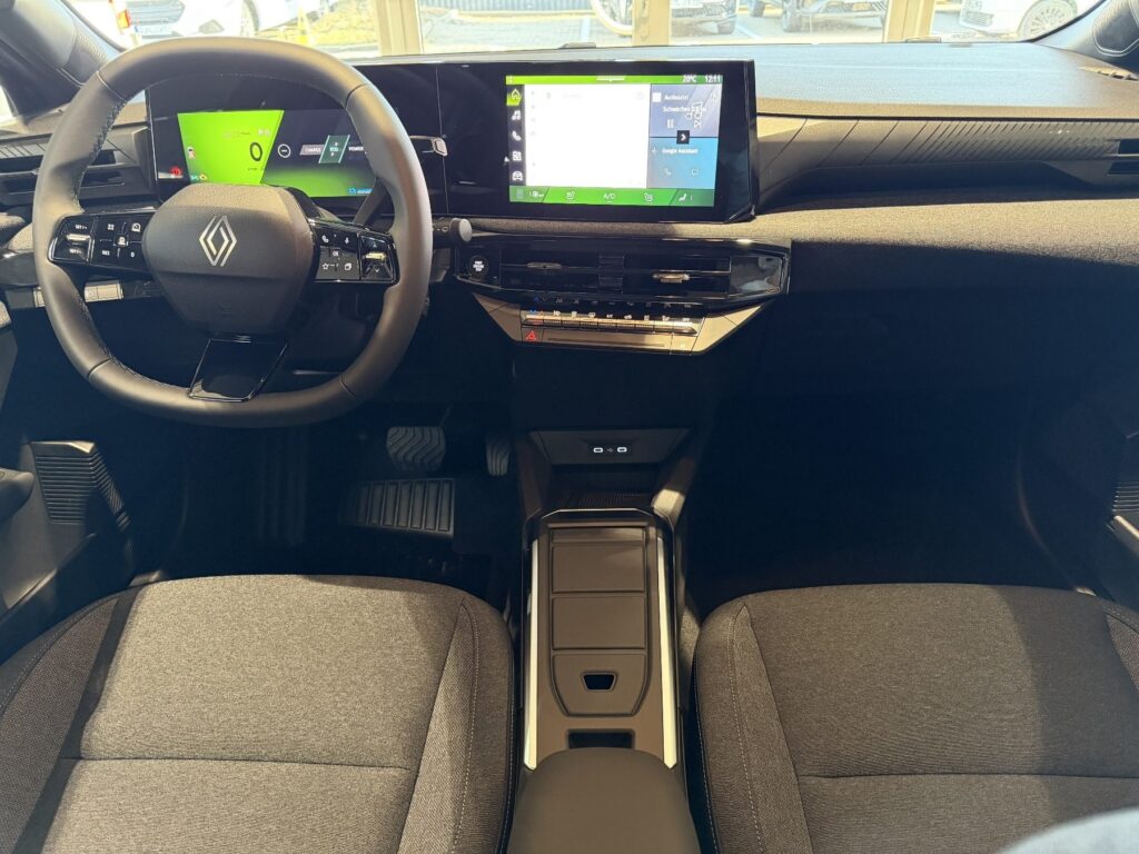 Renault Clio Exposé-Bild 8