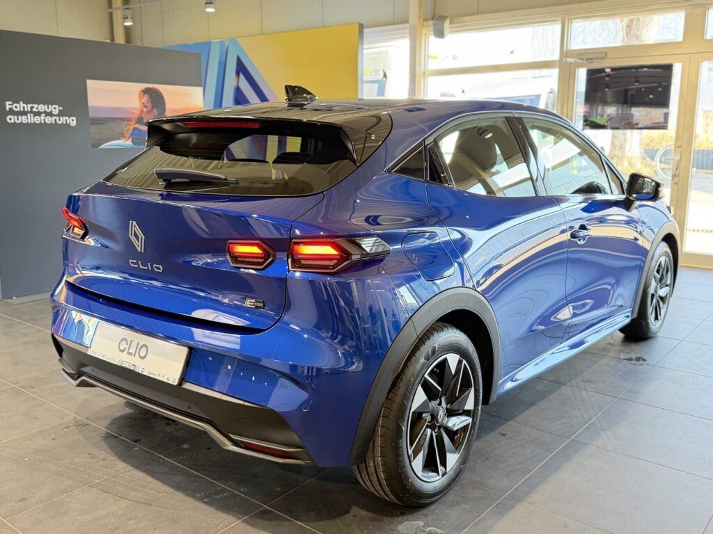 Renault Clio Exposé-Bild 9