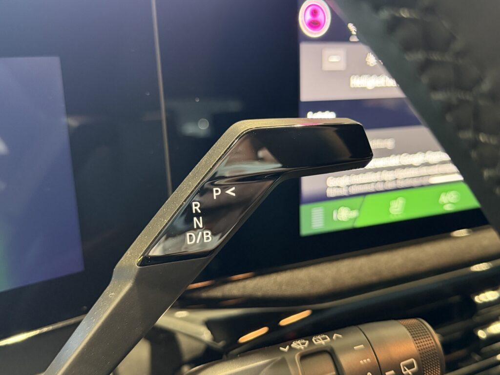 Renault Clio Exposé-Bild 17