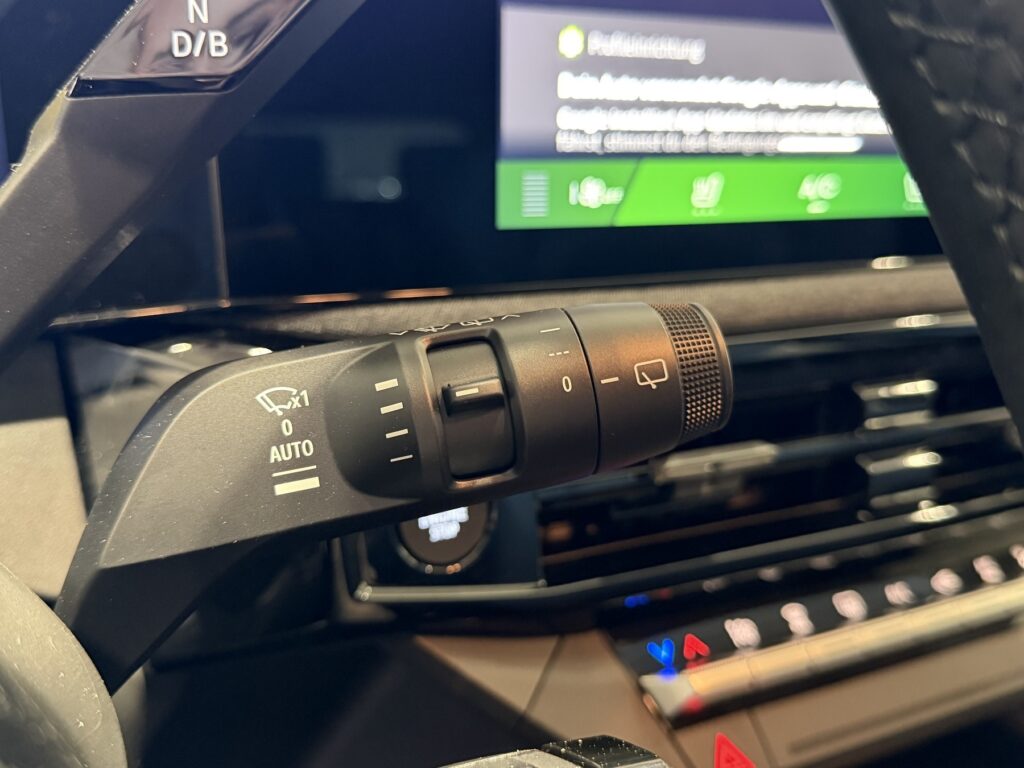 Renault Clio Exposé-Bild 18