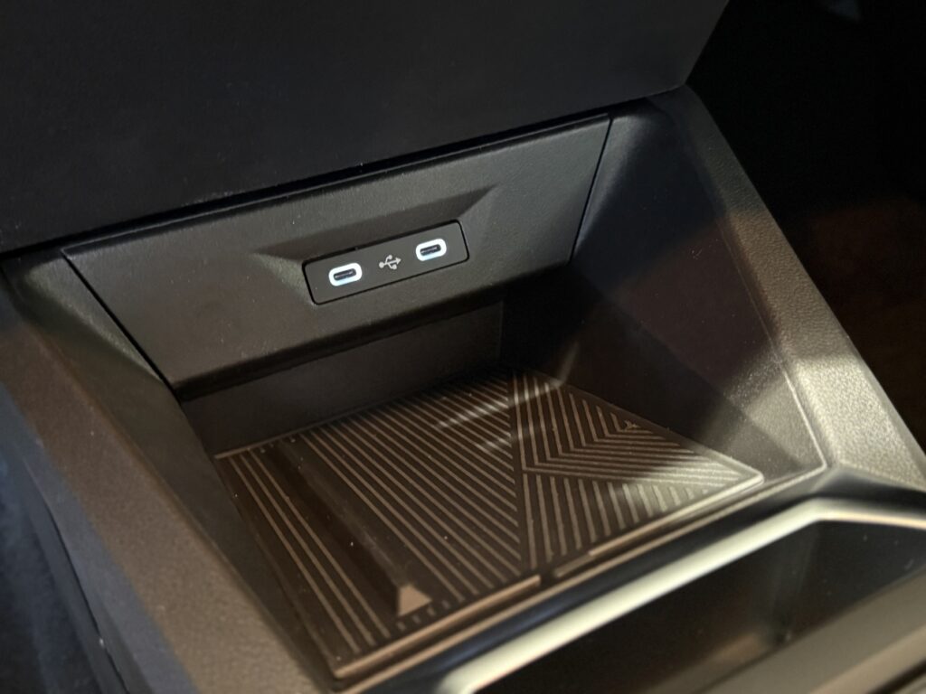 Renault Clio Exposé-Bild 24