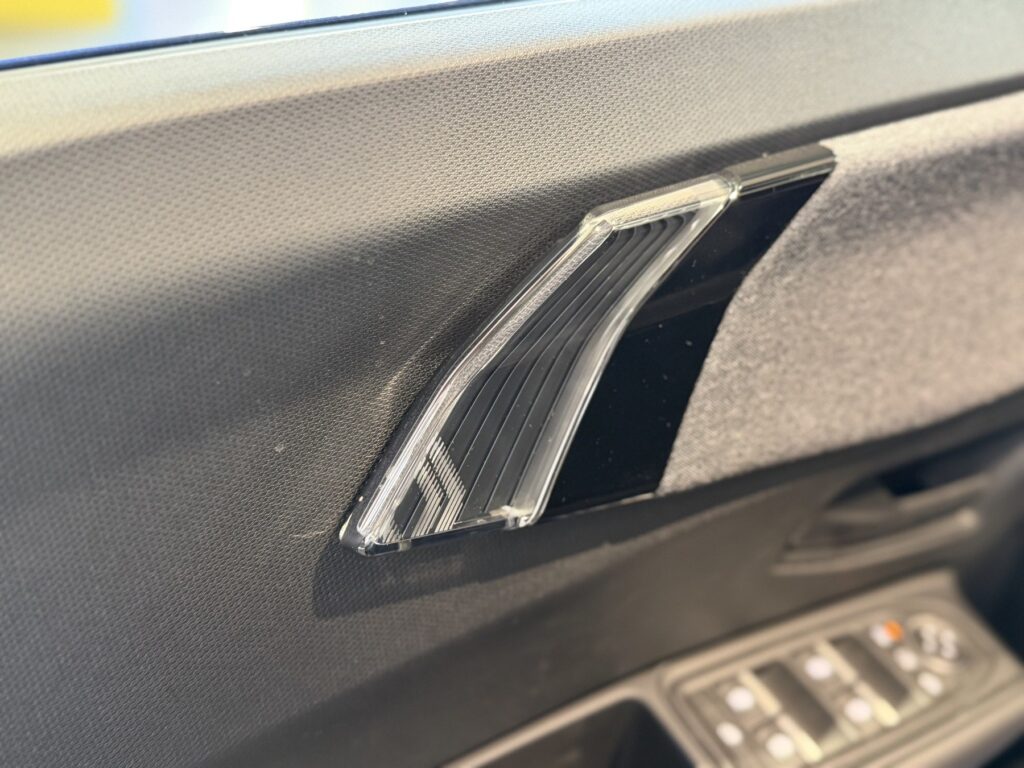 Renault Clio Exposé-Bild 32