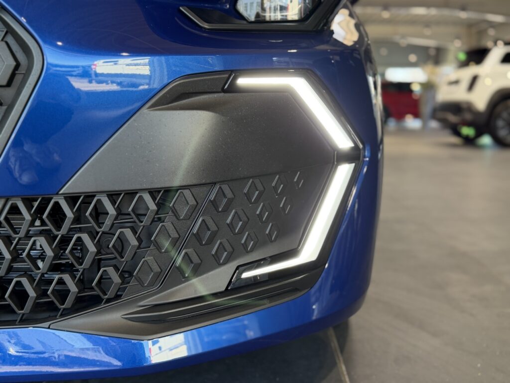 Renault Clio Exposé-Bild 39