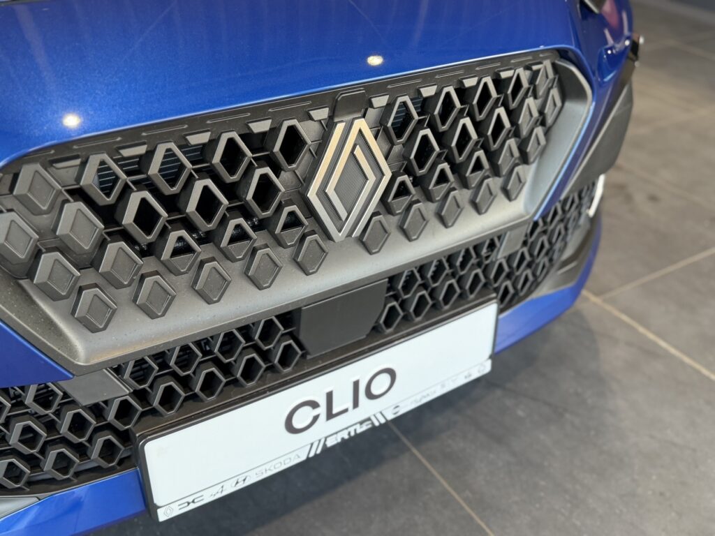Renault Clio Exposé-Bild 40