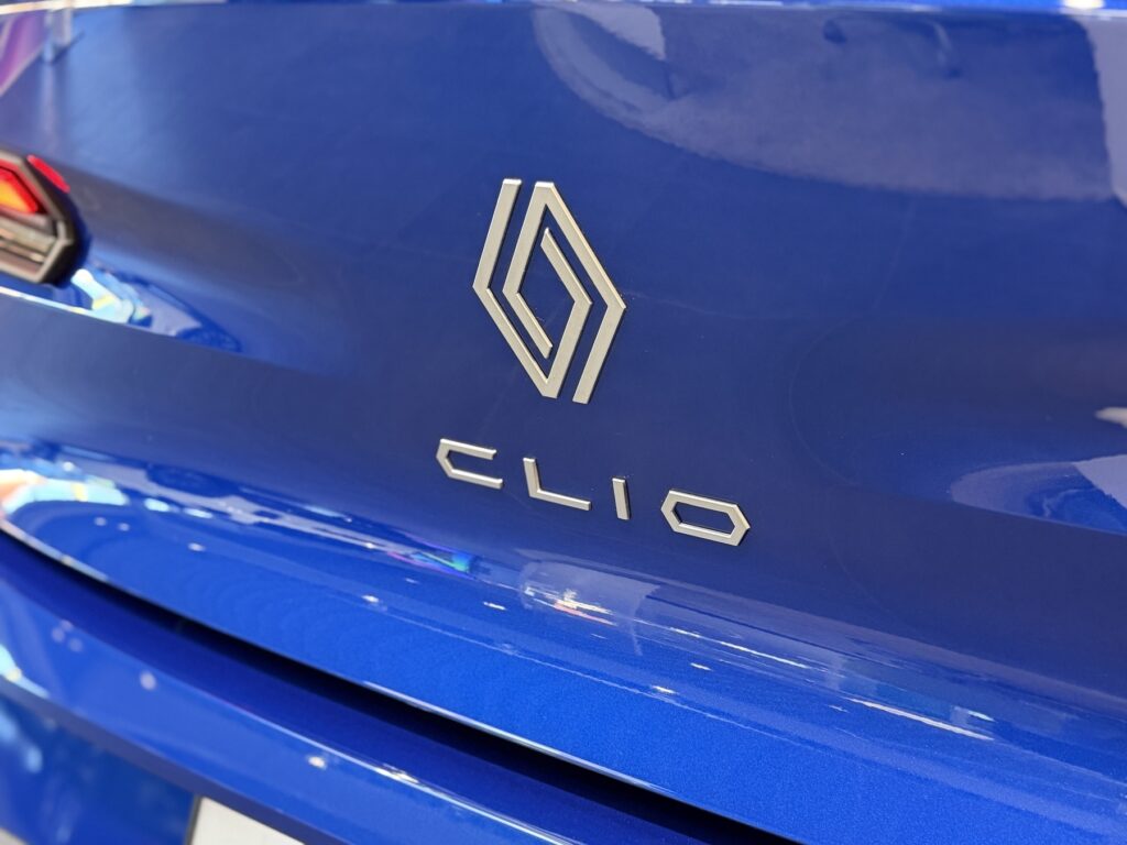 Renault Clio Exposé-Bild 45