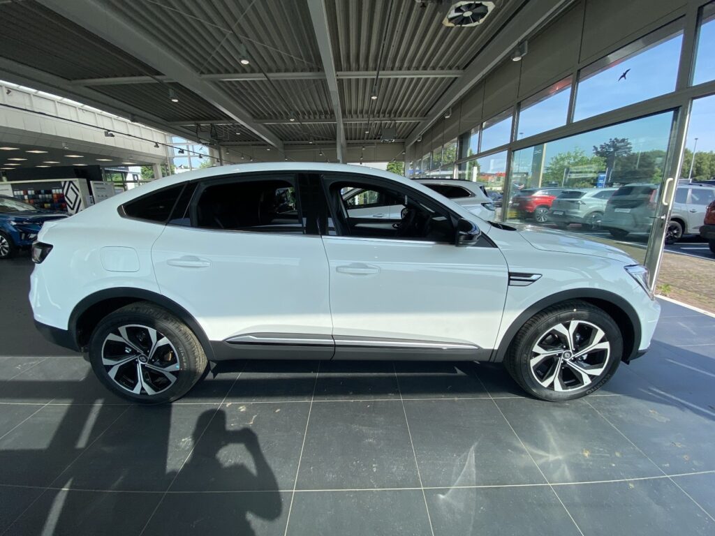 Renault Arkana Exposé-Bild 4