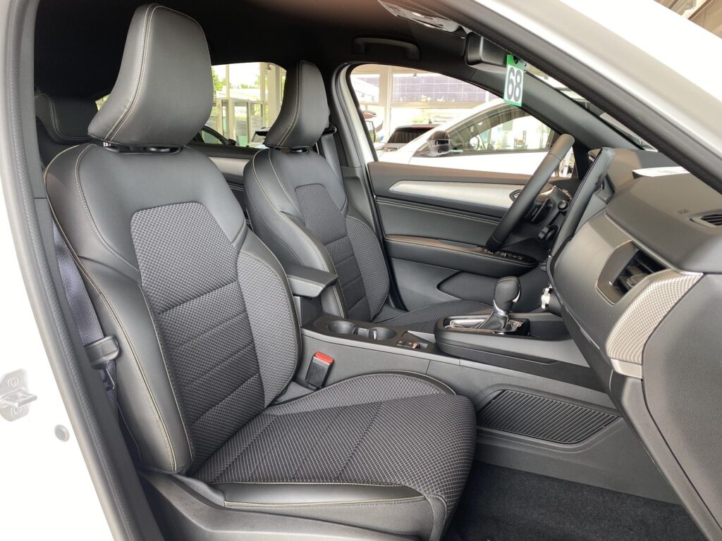 Renault Arkana Exposé-Bild 6