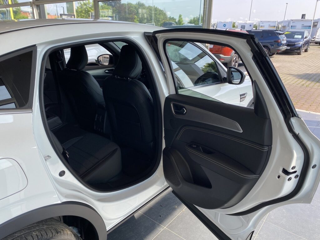 Renault Arkana Exposé-Bild 10