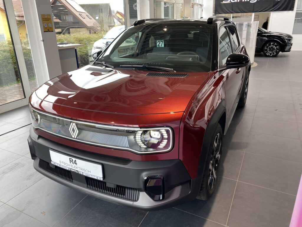 Renault R 4 Exposé-Bild 1