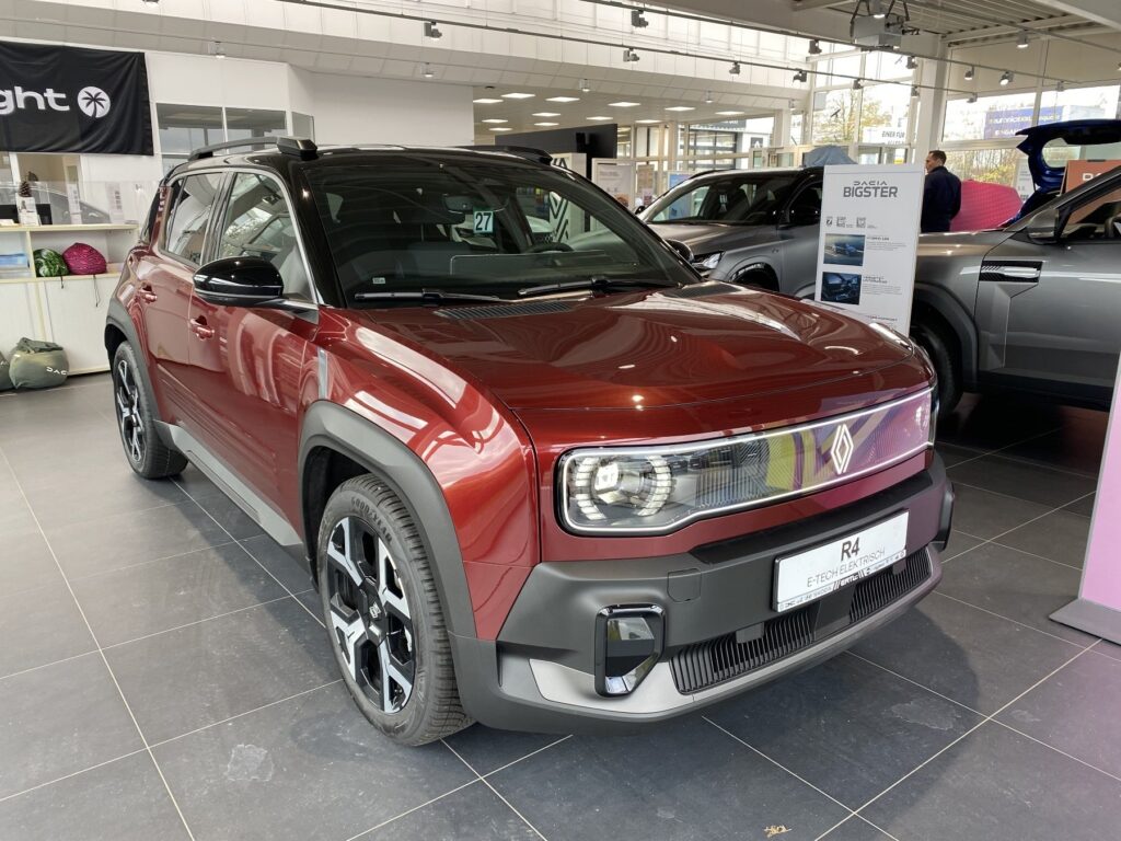 Renault R 4 Exposé-Bild 3