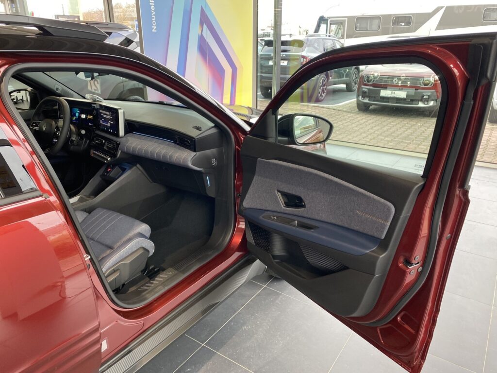 Renault R 4 Exposé-Bild 5