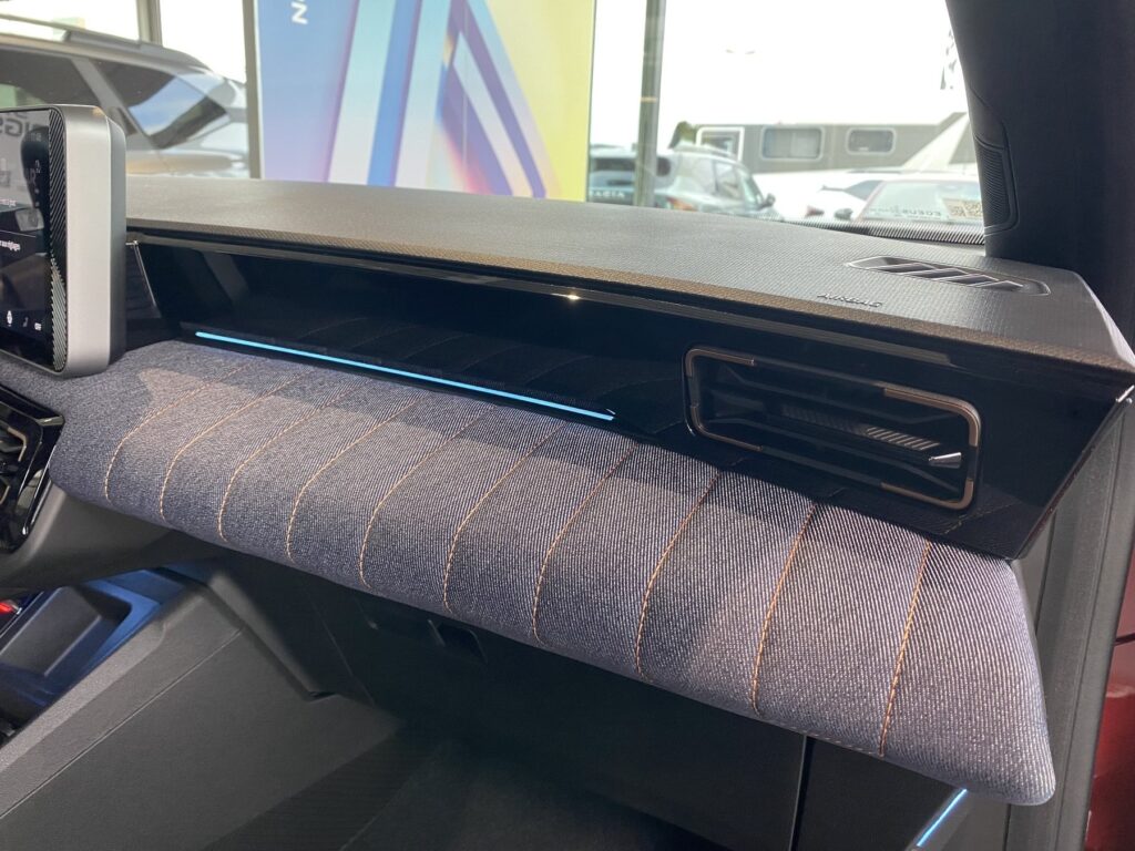 Renault R 4 Exposé-Bild 8