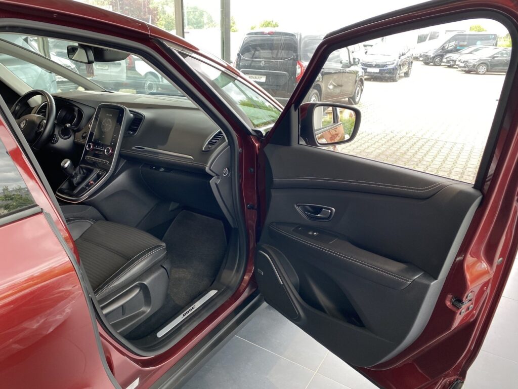 Renault Scenic Exposé-Bild 5