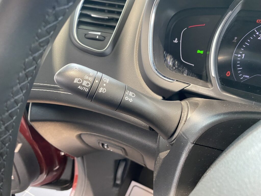 Renault Scenic Exposé-Bild 26