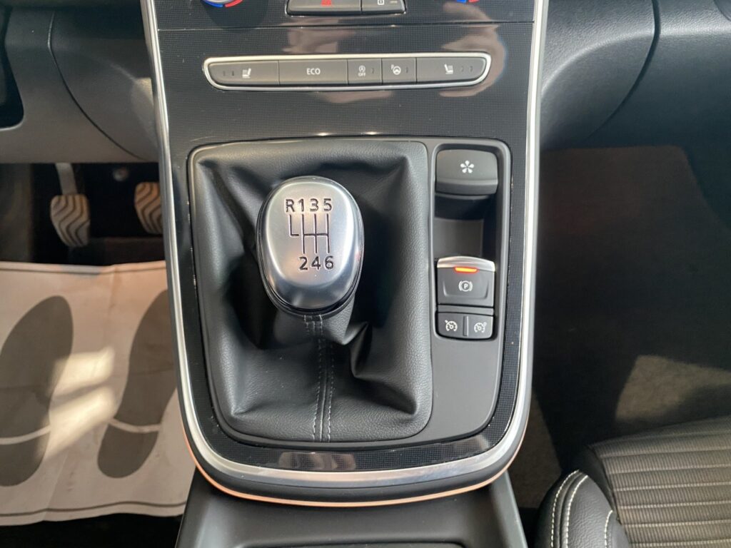 Renault Scenic Exposé-Bild 30