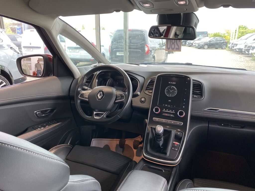 Renault Scenic Exposé-Bild 11