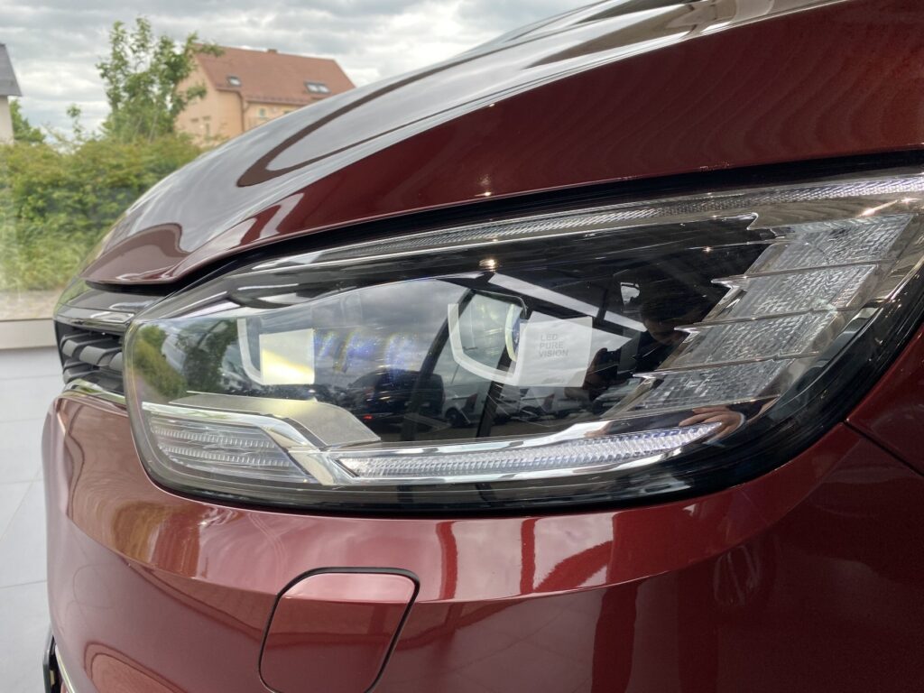 Renault Scenic Exposé-Bild 32