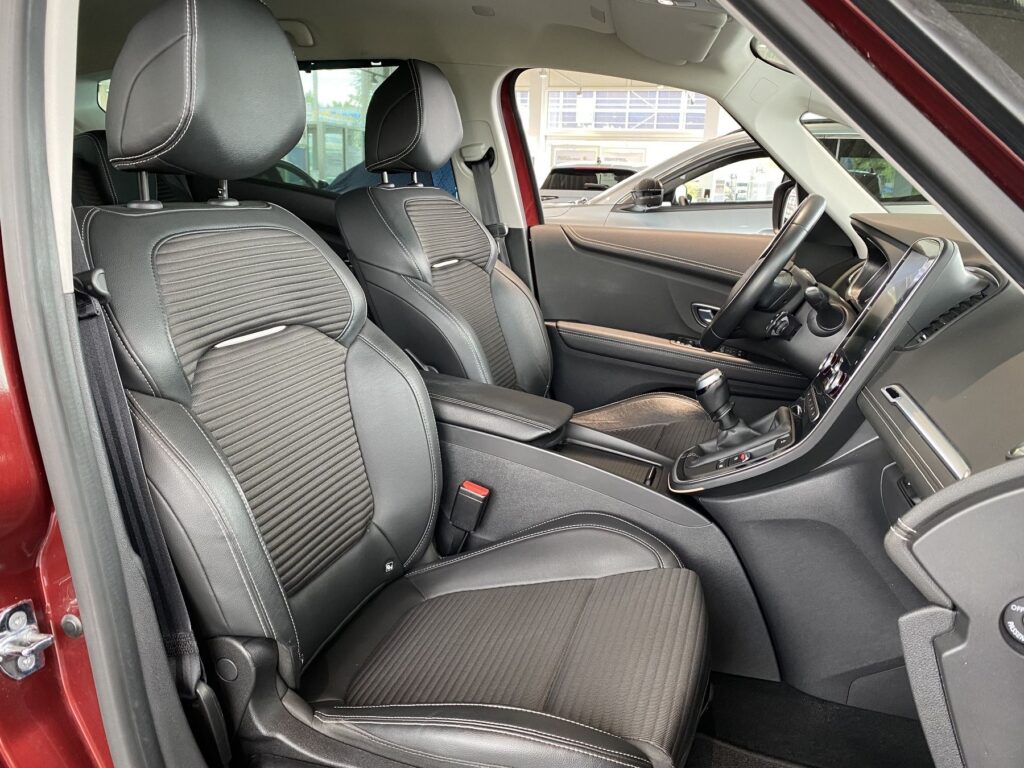 Renault Scenic Exposé-Bild 6
