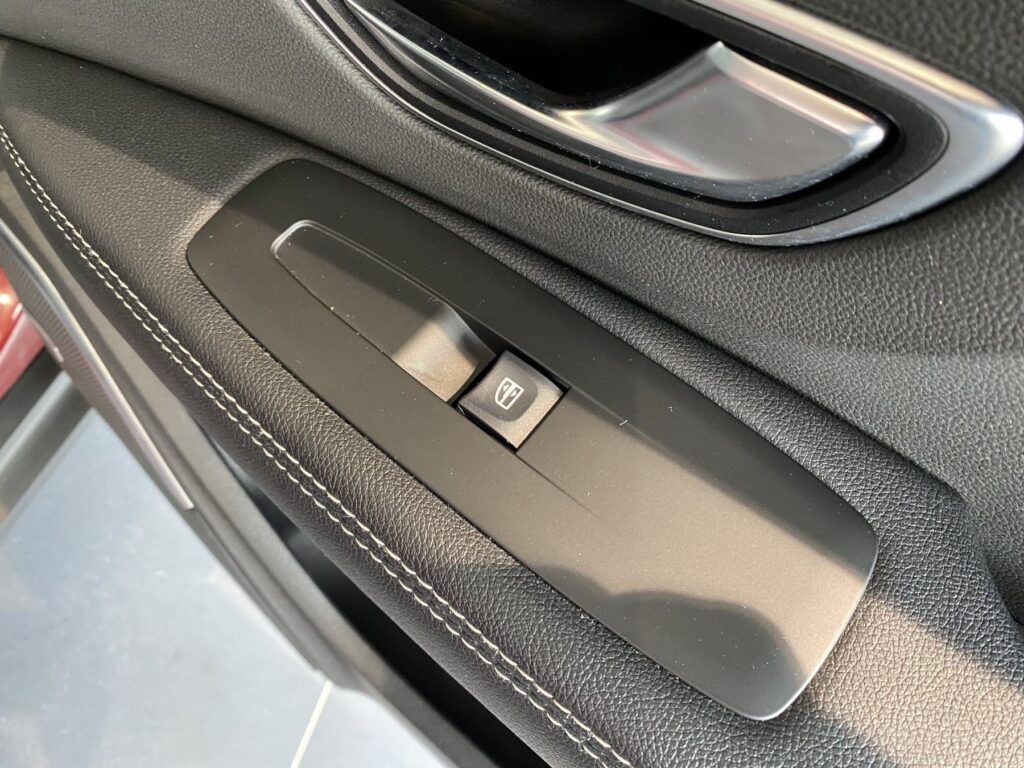 Renault Scenic Exposé-Bild 8