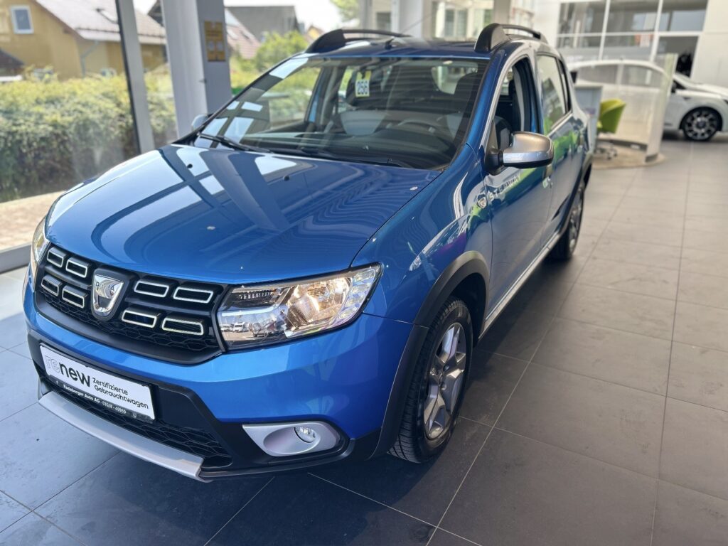 Dacia Sandero Exposé-Bild 1