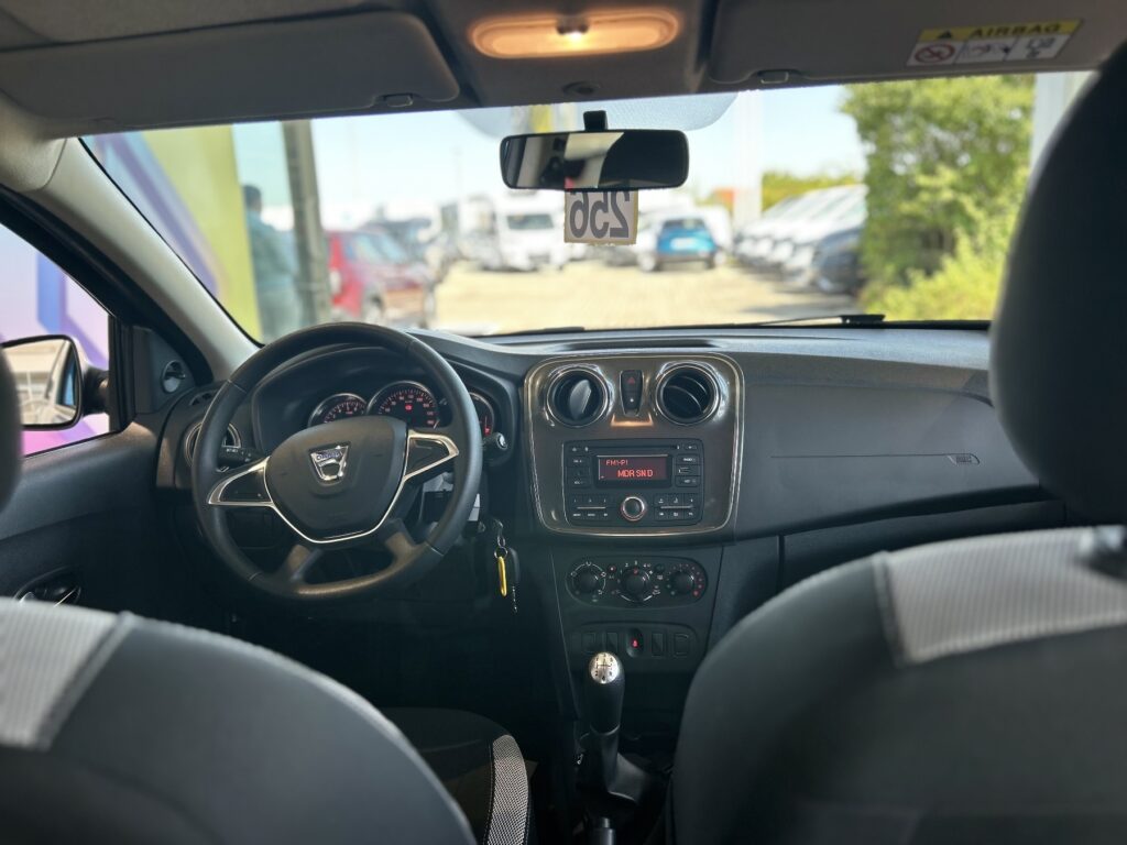 Dacia Sandero Exposé-Bild 8