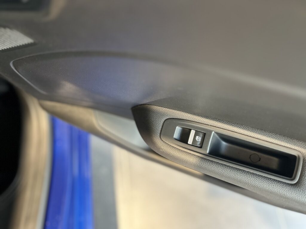 Renault Clio Exposé-Bild 9