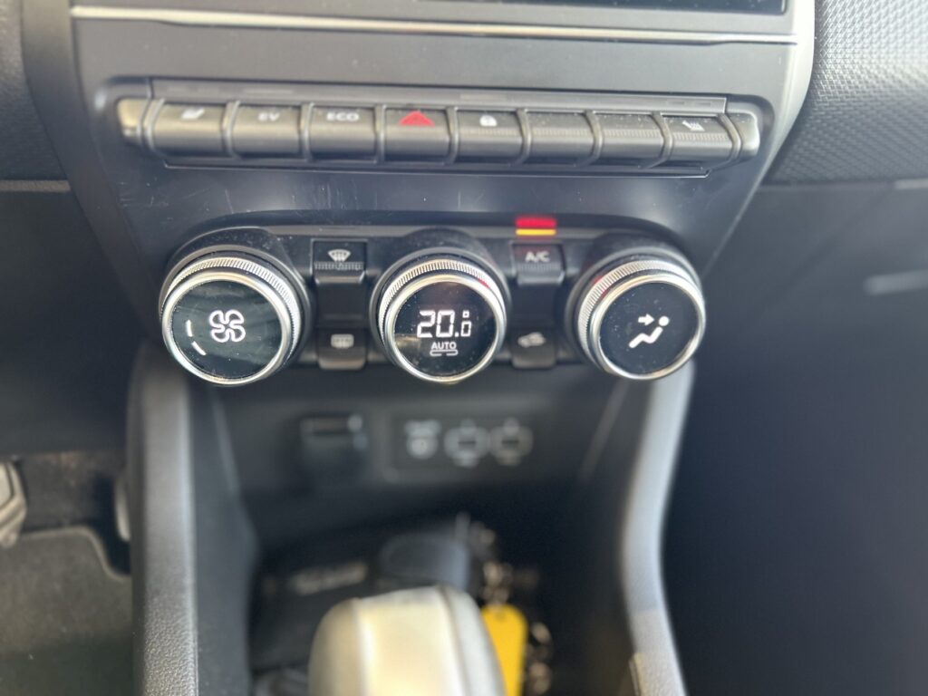 Renault Clio Exposé-Bild 29