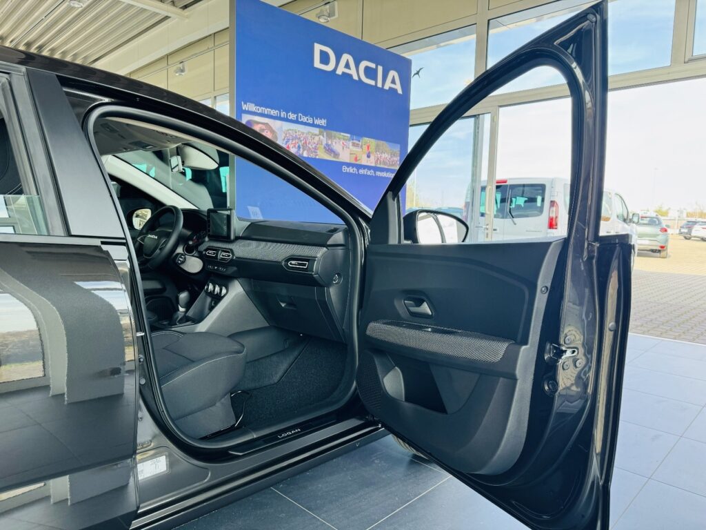 Dacia Logan Exposé-Bild 5