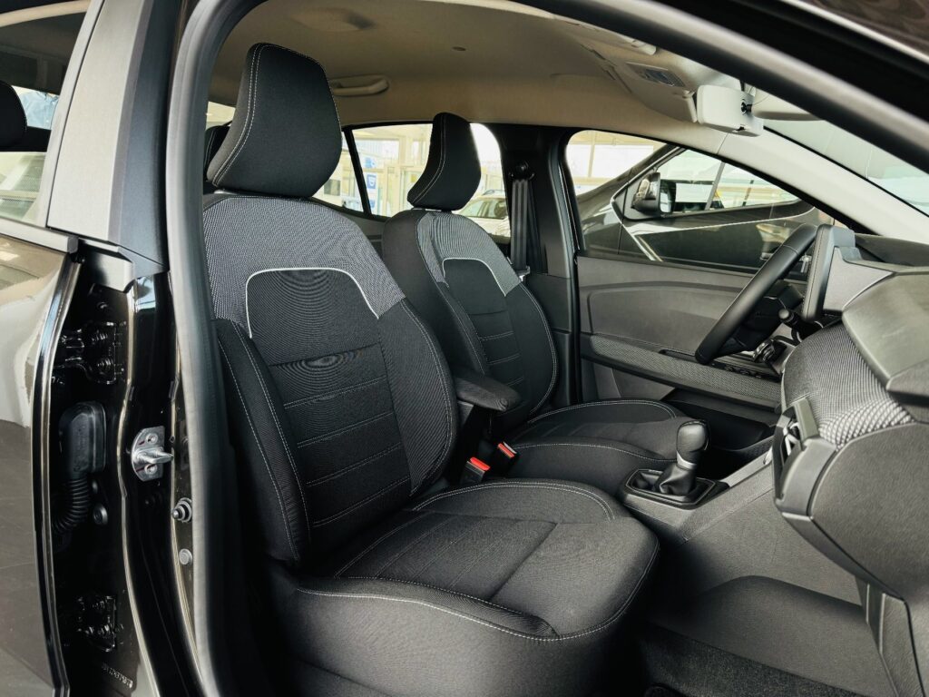 Dacia Logan Exposé-Bild 6