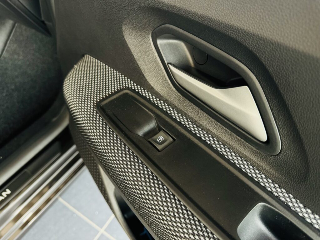 Dacia Logan Exposé-Bild 8