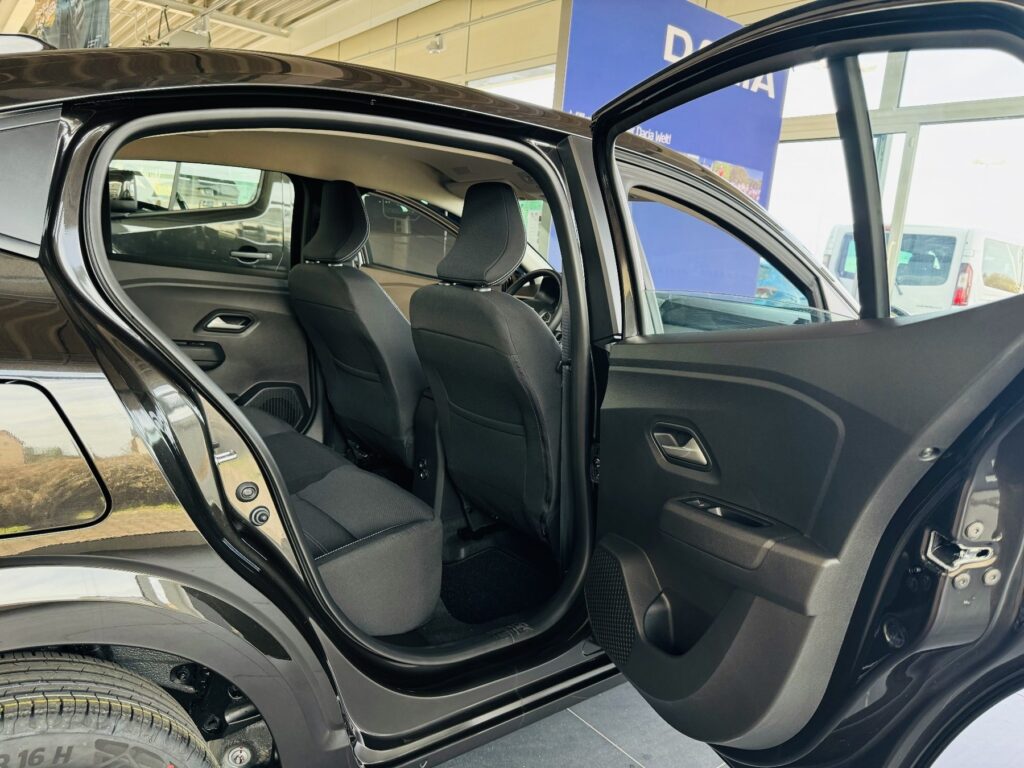 Dacia Logan Exposé-Bild 9