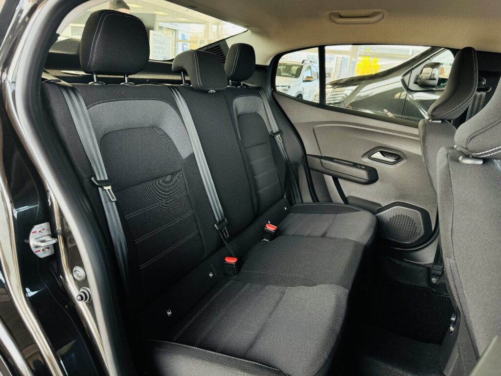 Dacia Logan Exposé-Bild 10