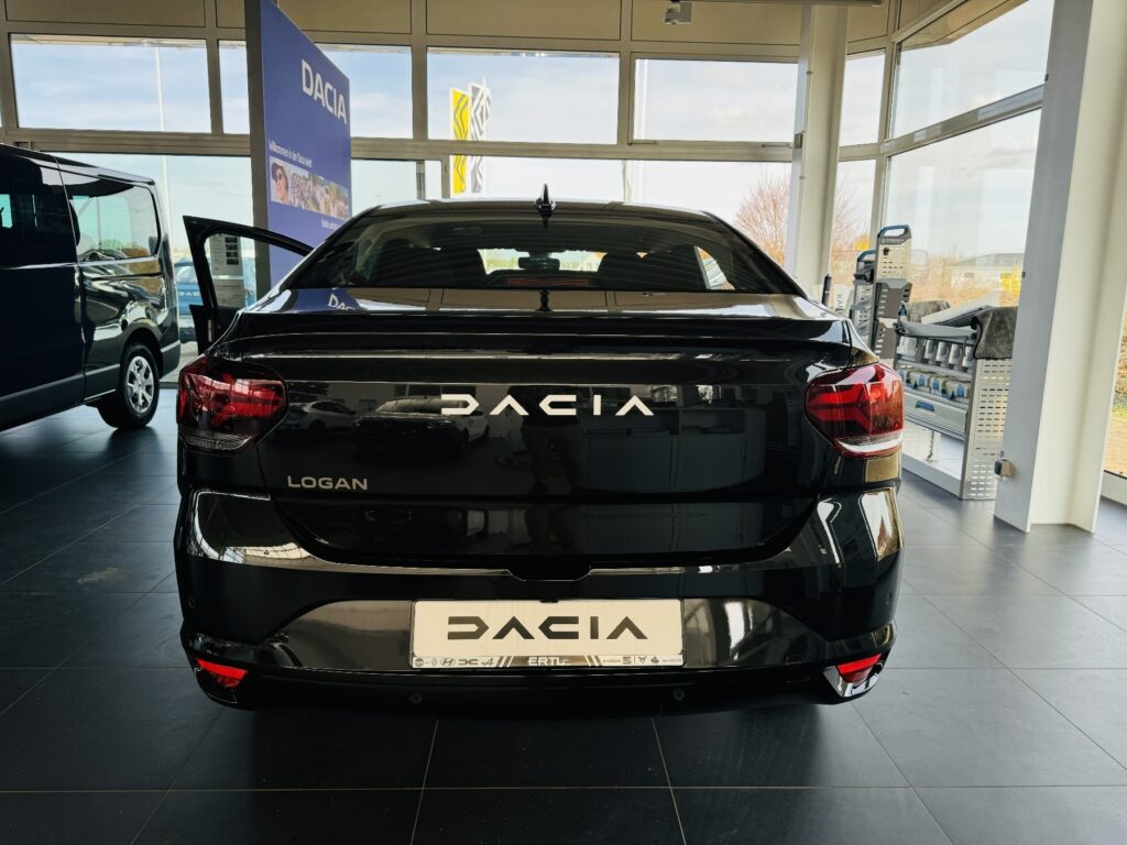 Dacia Logan Exposé-Bild 13