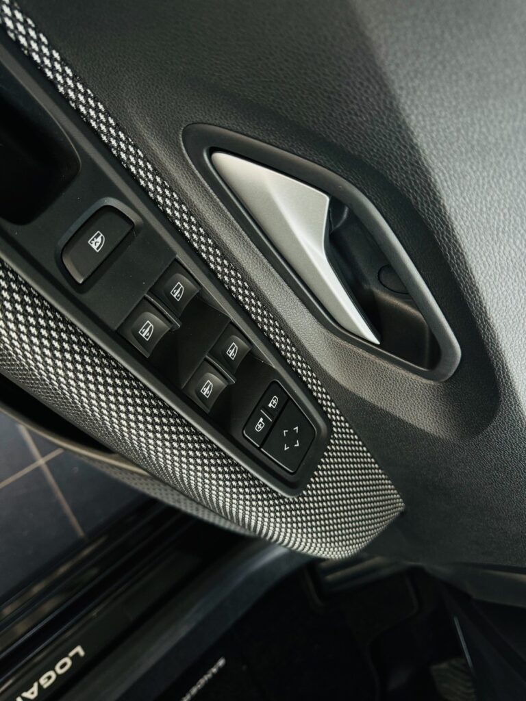 Dacia Logan Exposé-Bild 16