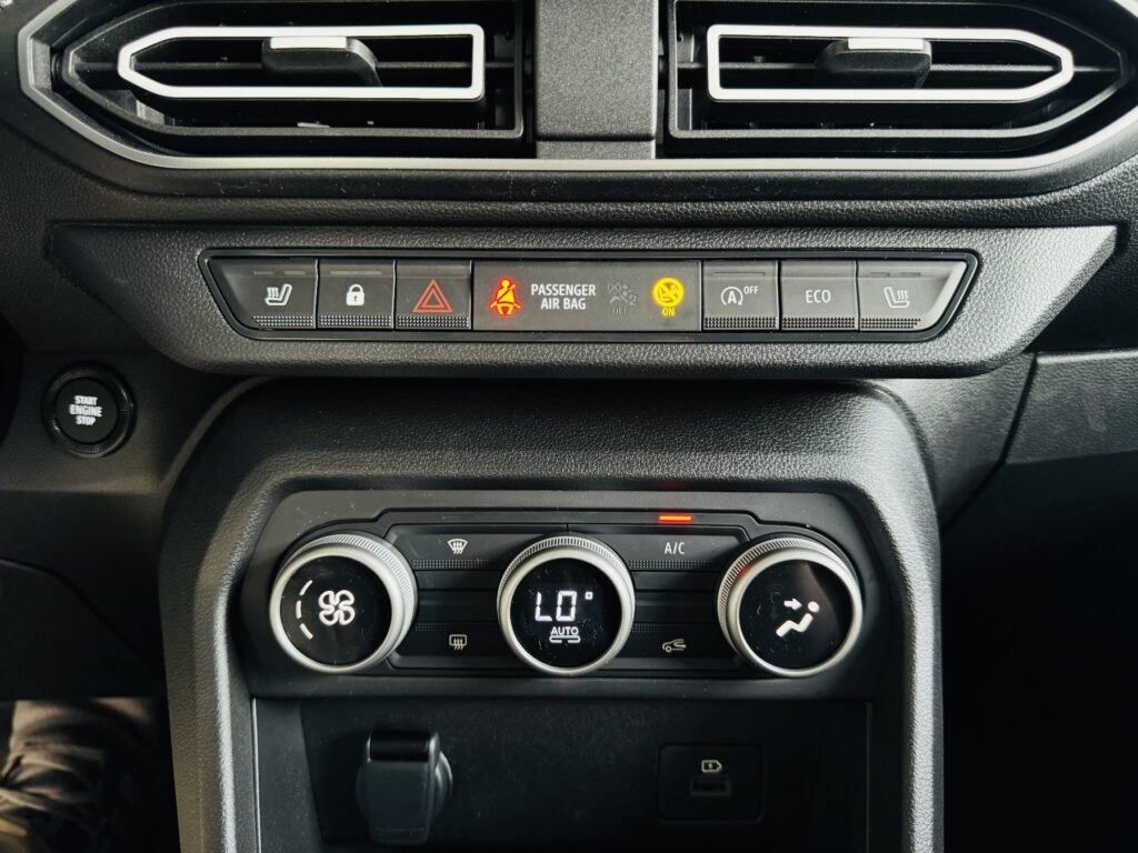 Dacia Logan Exposé-Bild 24