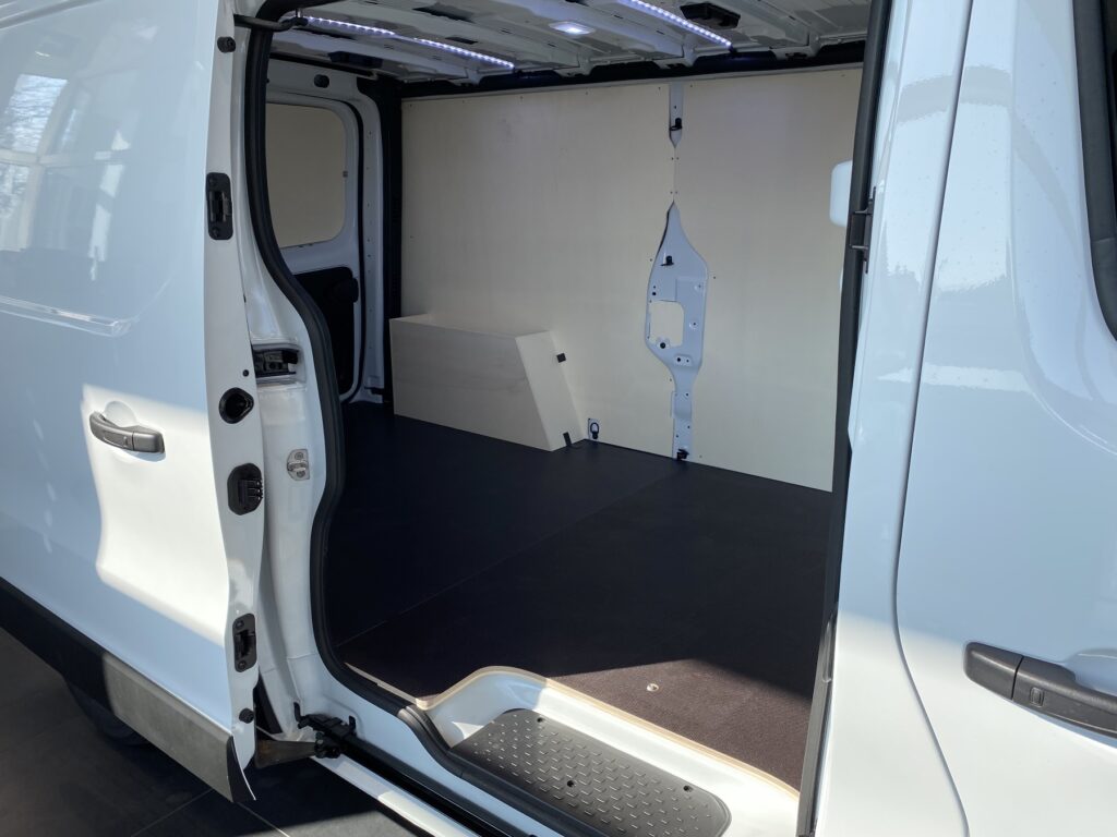 Renault Trafic Exposé-Bild 9