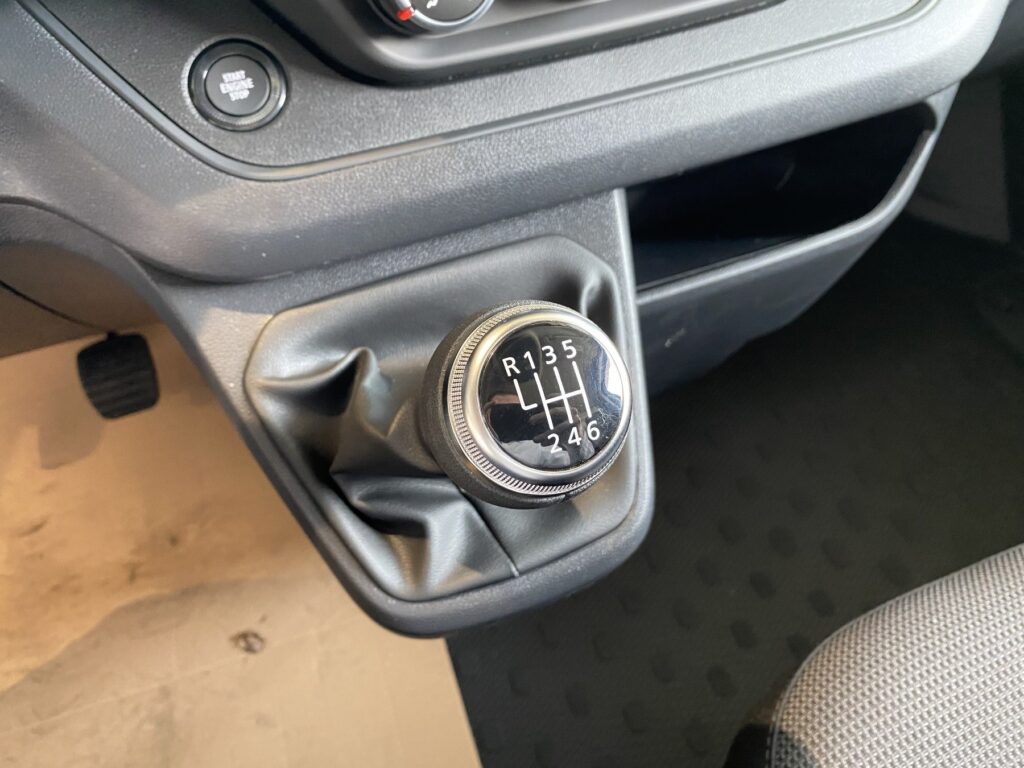 Renault Trafic Exposé-Bild 26