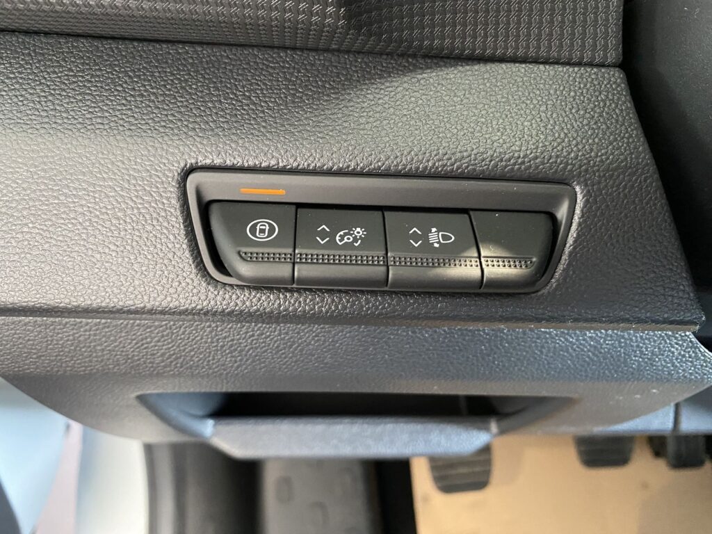 Renault Trafic Exposé-Bild 28