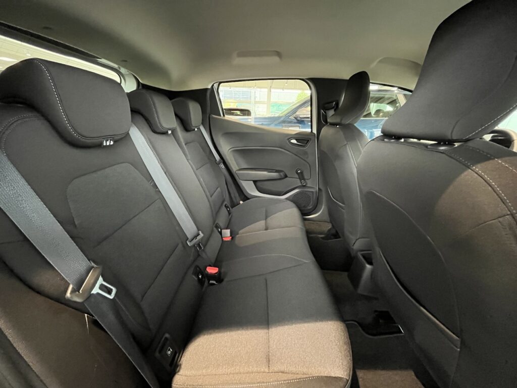 Renault Clio Exposé-Bild 8